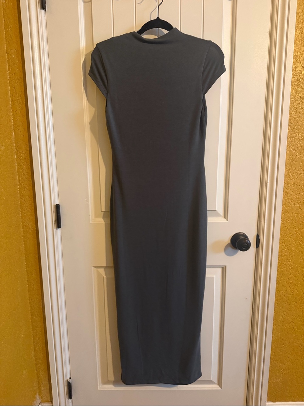 Cap-Sleeve Midi Dress in Dark Gray with Side Slit - Picture 3 of 6